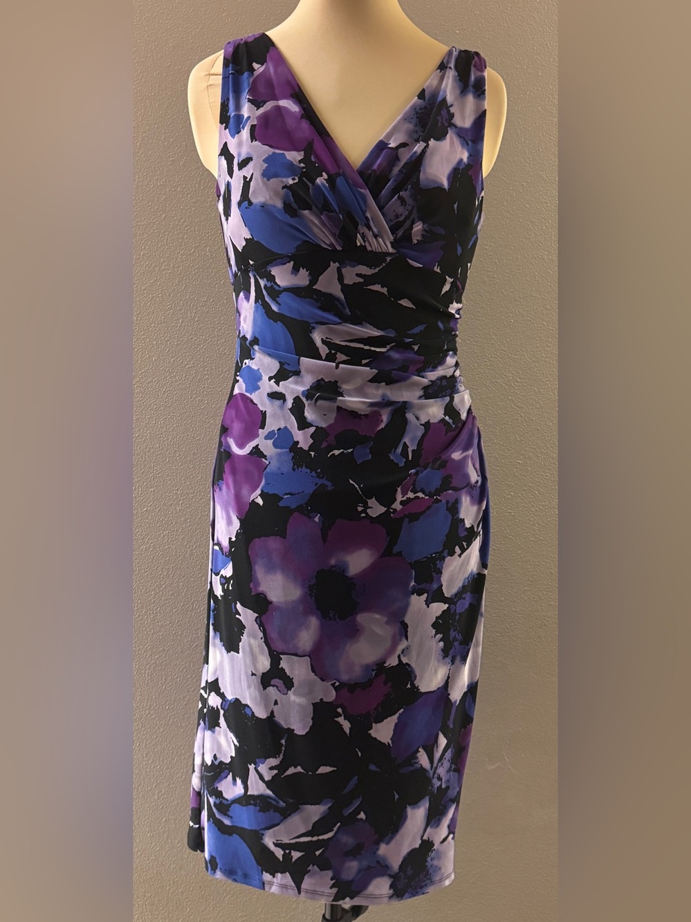 Lauren Ralph Lauren Sleeveless Purple Floral V-Neck Sheath Dress Size 10